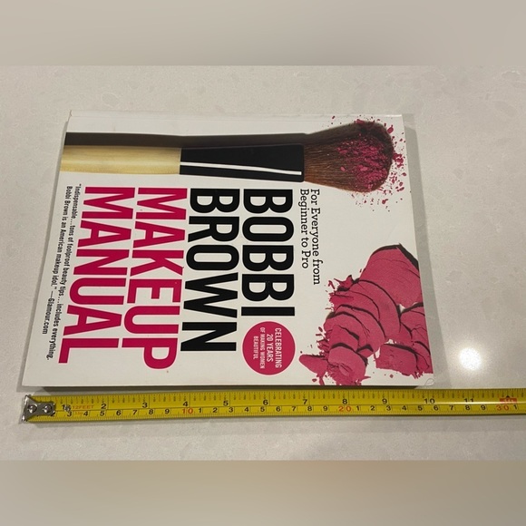 Bobbi Brown Makeup Manual Book - Picture 14 of 16